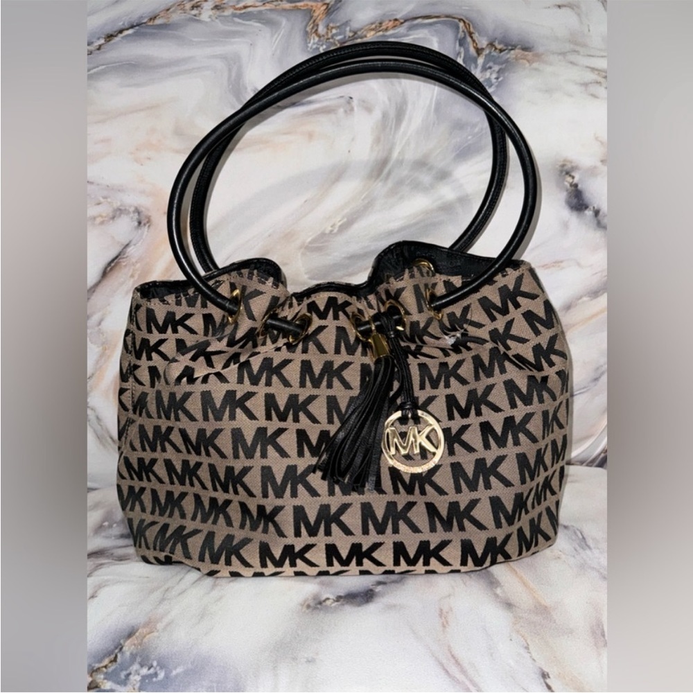 MICHAEL KORS Mid-Size East West Ring Tote